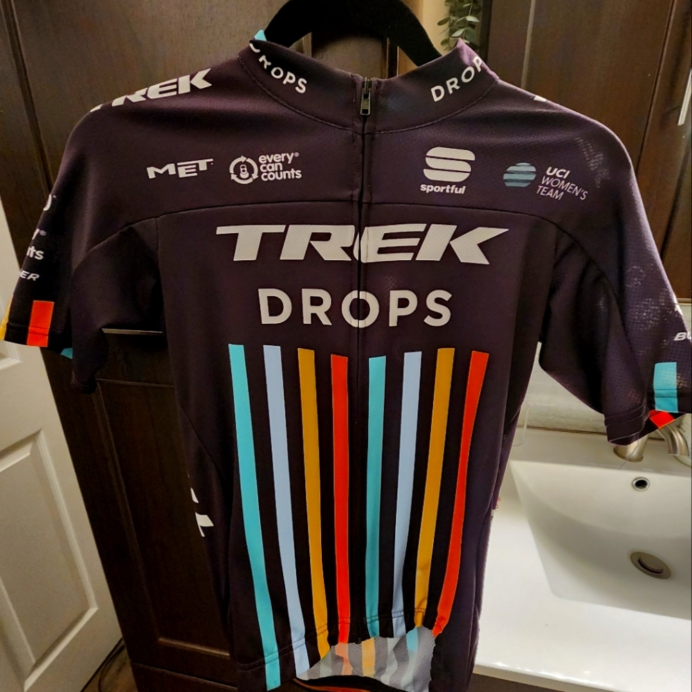 Velo suit